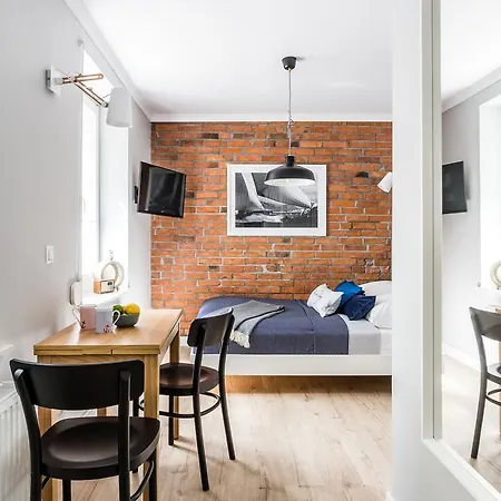 Sanhaus - Sailor - Dla Par 2 Minuty Od Plazy