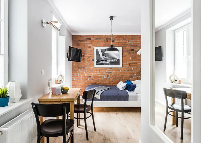 Sanhaus - Sailor - Dla Par 2 Minuty Od Plazy